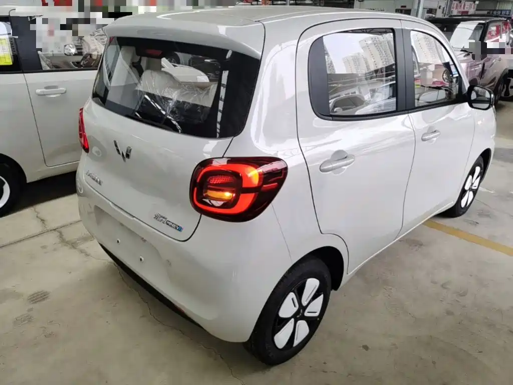 Wuling Motors Hongguang MINIEV 2026 2025 4-Door Advanced