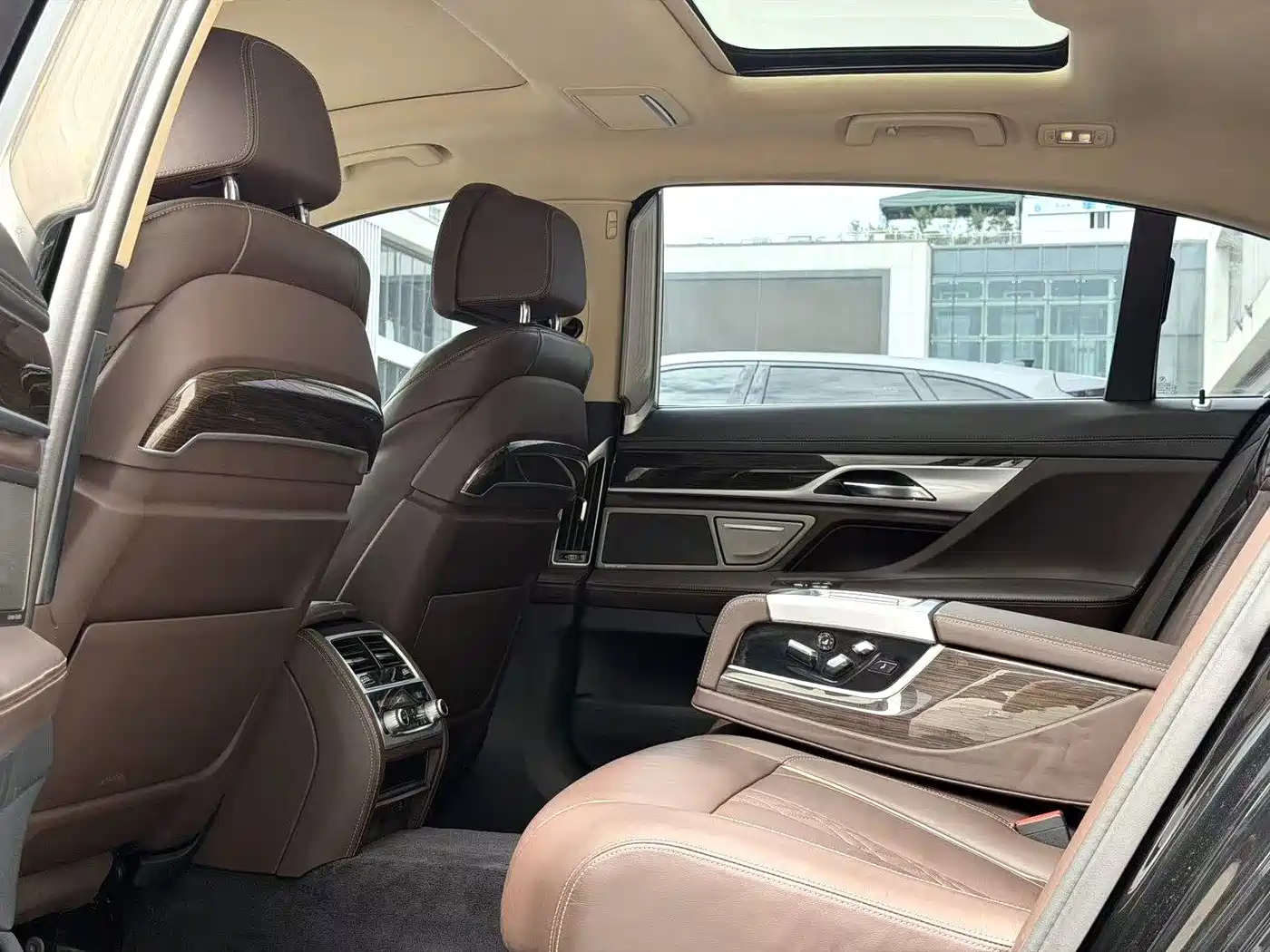 BMW 7 Series 2019 730Li Luxury Package фото 5