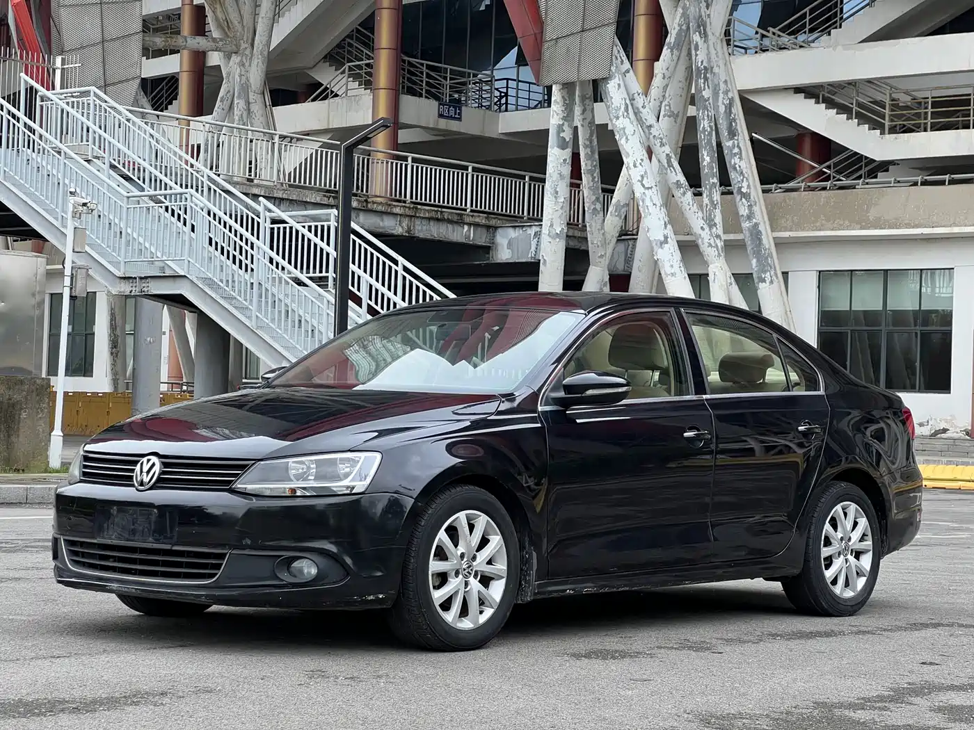 Volkswagen Sagitar 2012 Model 1.6L Manual Comfort