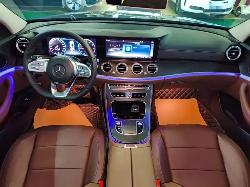 Photo 10 - Mercedes-Benz E-Class