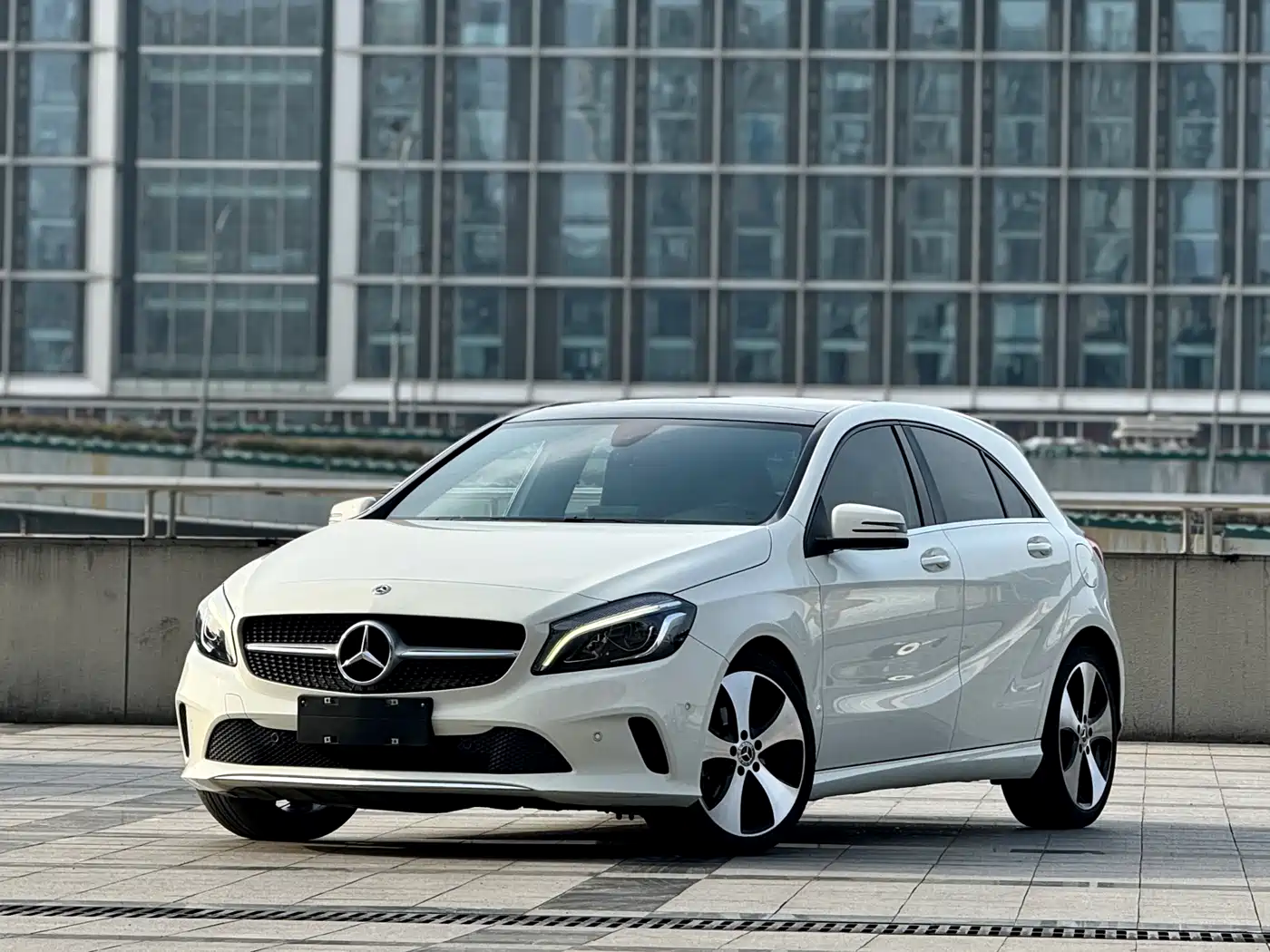 Mercedes-Benz A-Class (Import) 2017 A 200 Fashion Edition