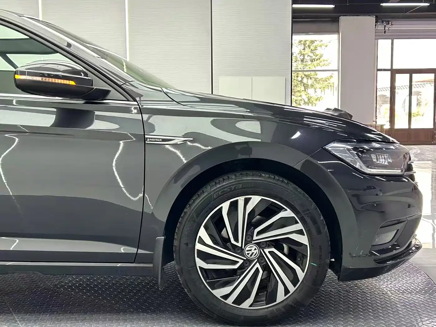 Volkswagen Sagitar 2022 280TSI DSG Surpassing Edition фото 8