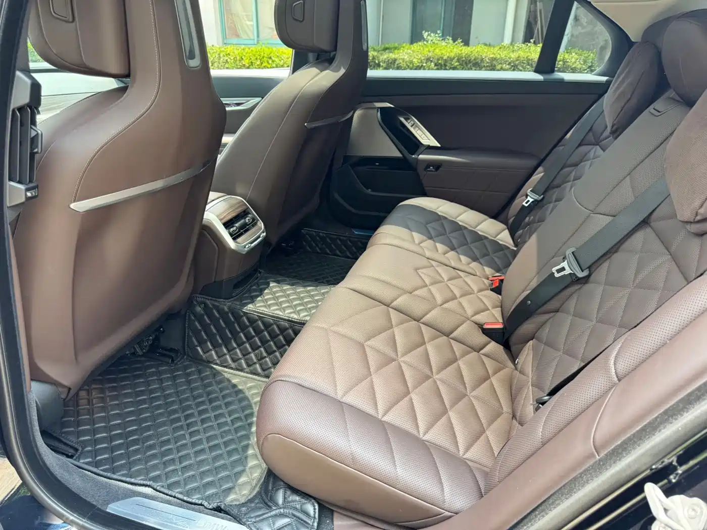 BMW i7 2023 eDrive50L Leading Luxury Package фото 6