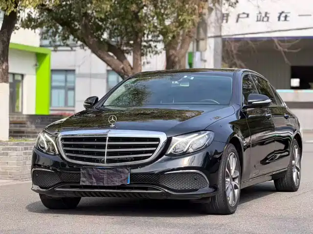 MERCEDES-BENZ E CLASS