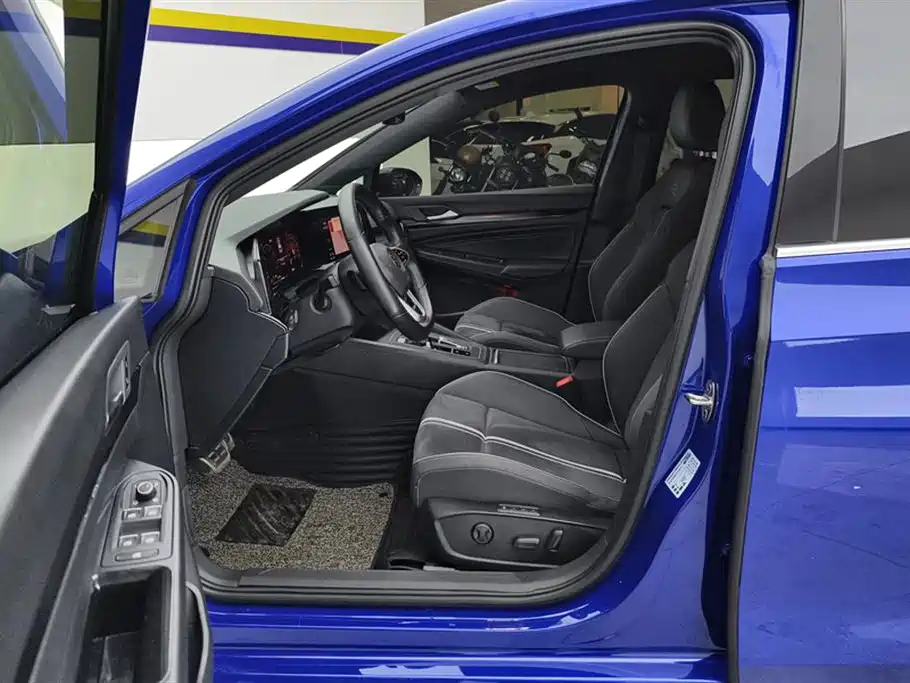 Volkswagen Golf 2021 280TSI DSG R-Line фото 9