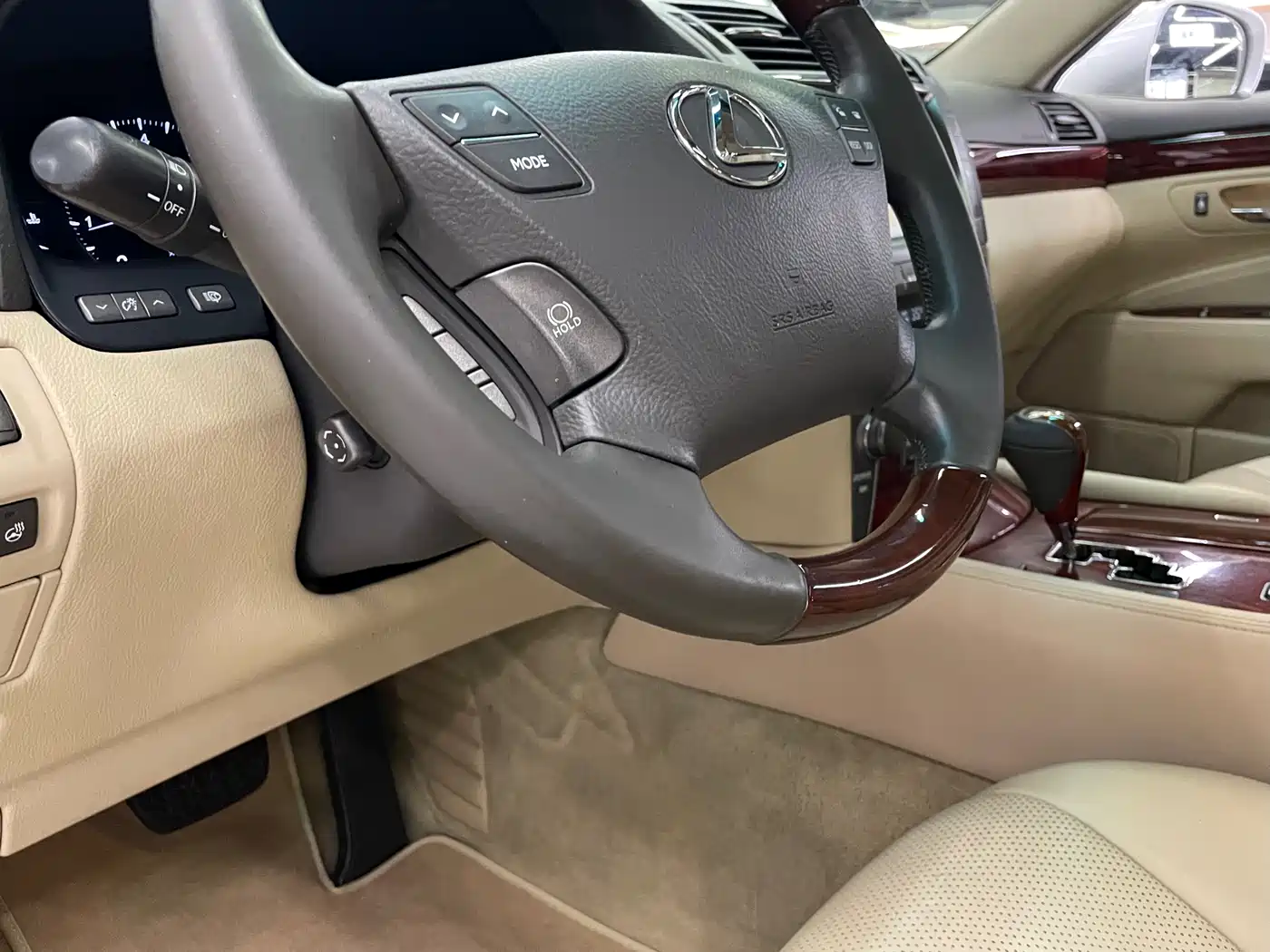Lexus LS 2006 460L фото 14