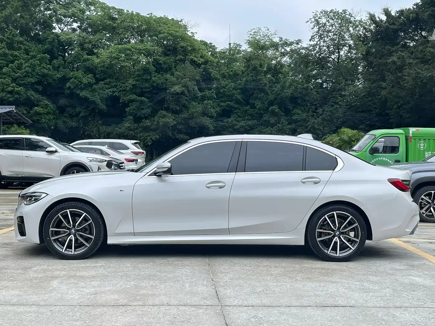 BMW 3 Series 2022 325Li M Sport Package фото 4