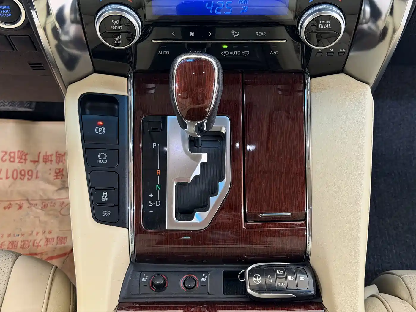 Toyota Alphard 2018 3.5L Luxury фото 21