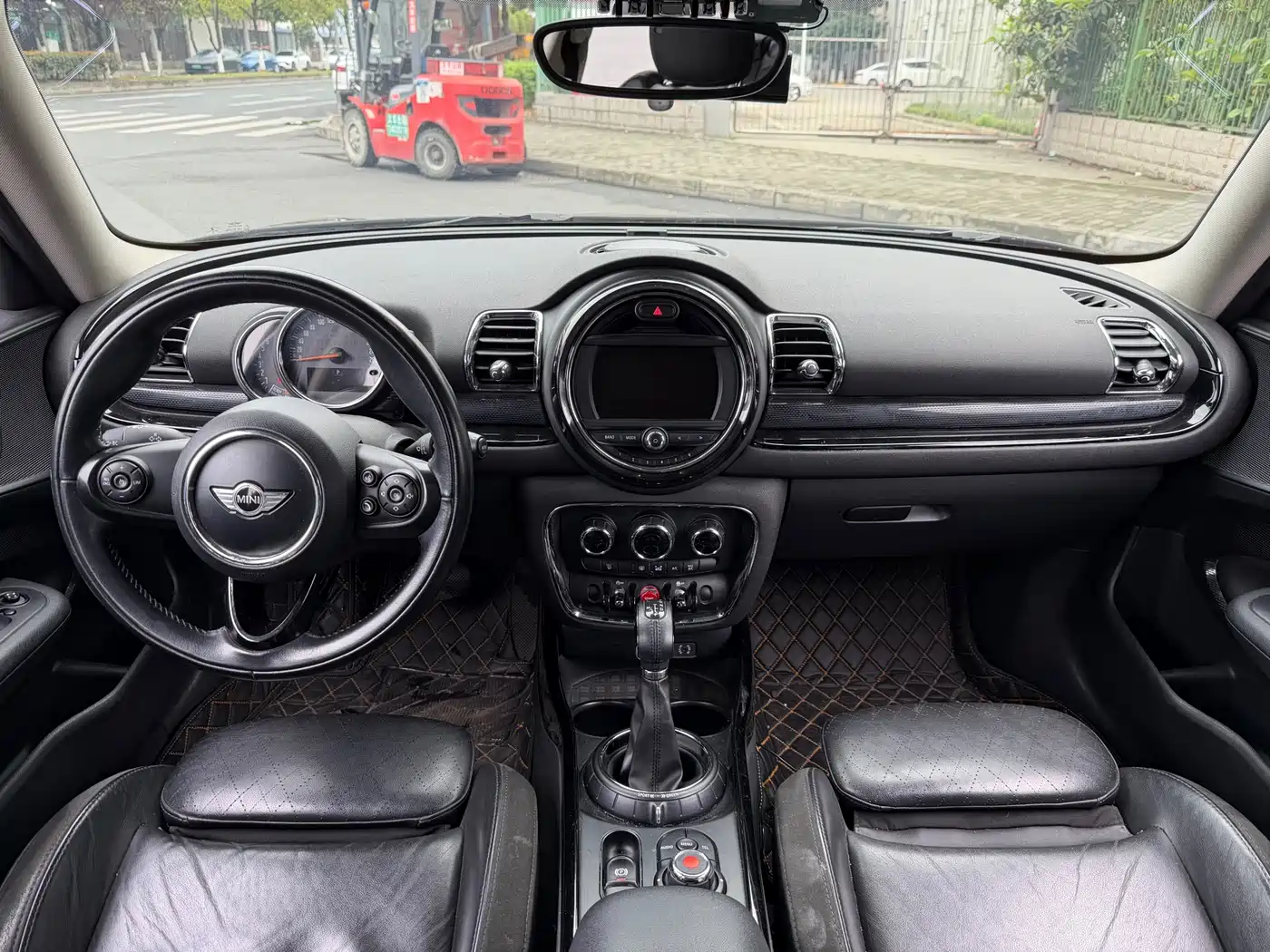 صورة 11 - MINI CLUBMAN