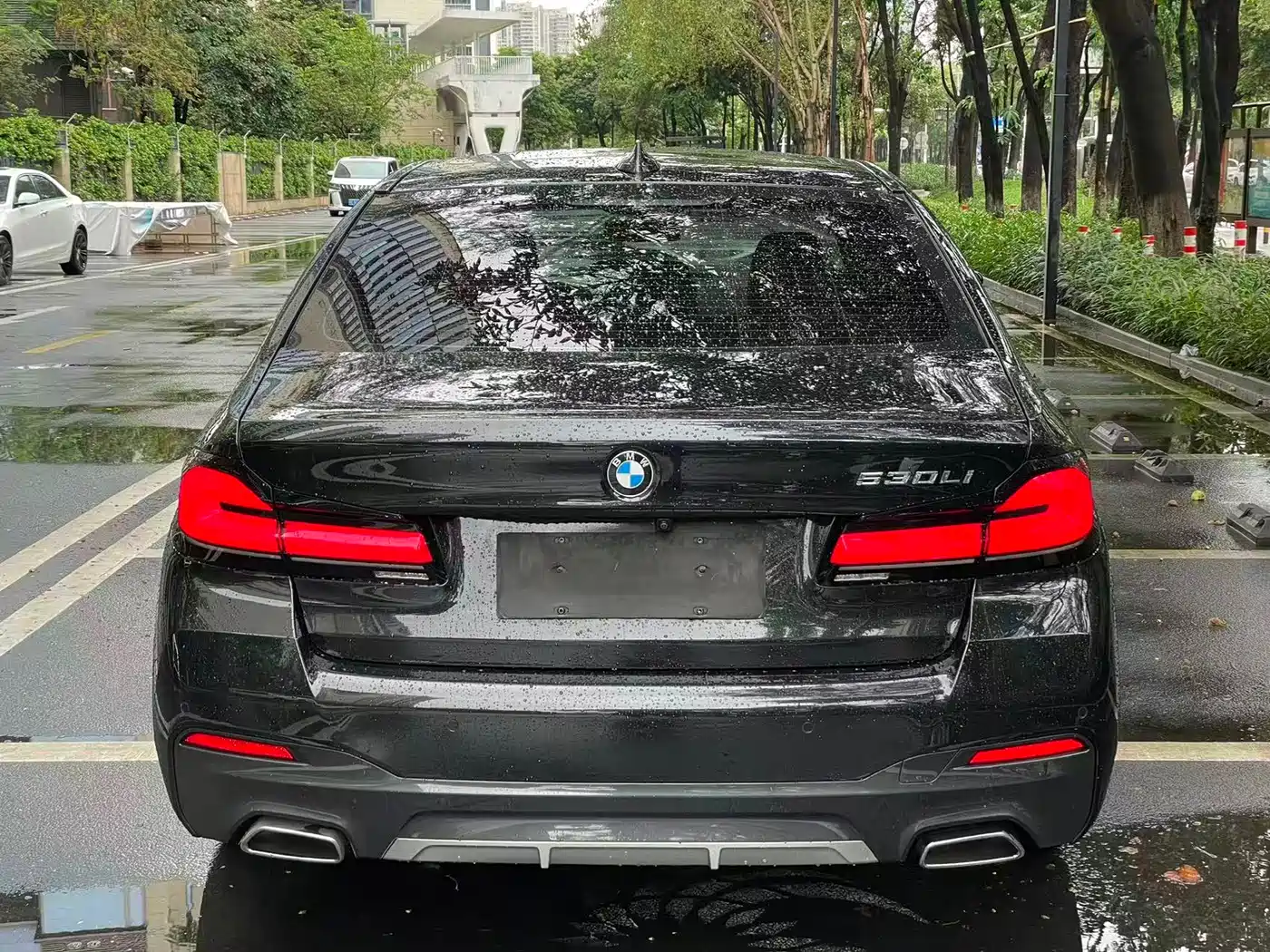 BMW 5 Series 2022 530Li Leading M Sport Package фото 3