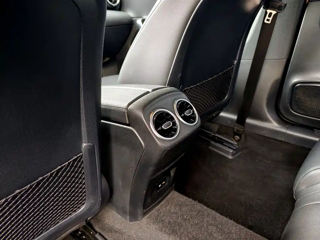 Mercedes-Benz A-Class 2020 Facelift A 200 L Sport Sedan Dynamic фото 13