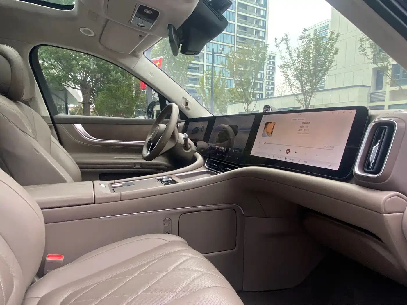 AITO Wenjie AITO M9 2024 Pure Electric Max Edition 100kWh 6-Seater фото 16