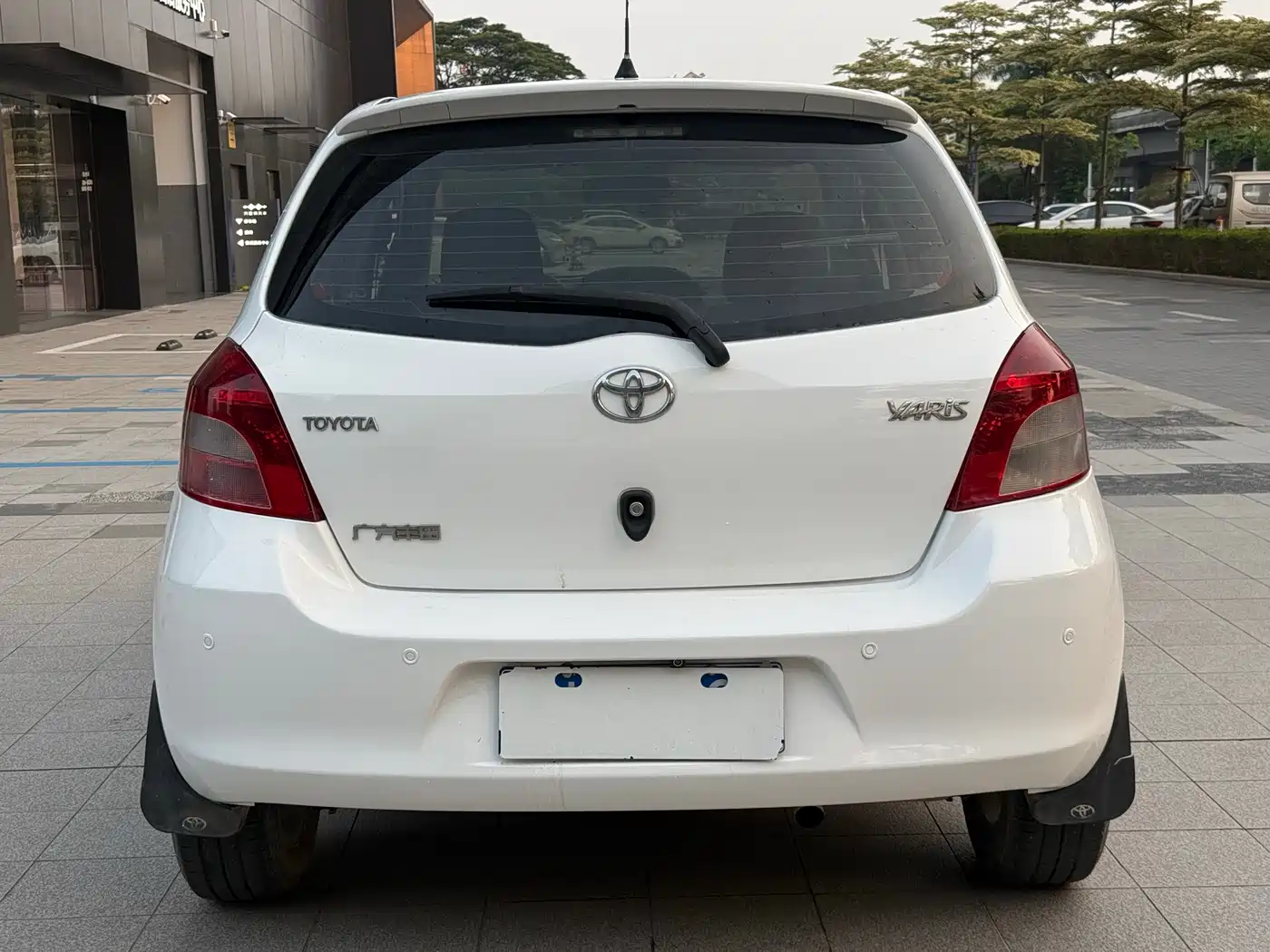 Toyota Yaris 2011 1.6G Auto Dynamic Edition фото 5