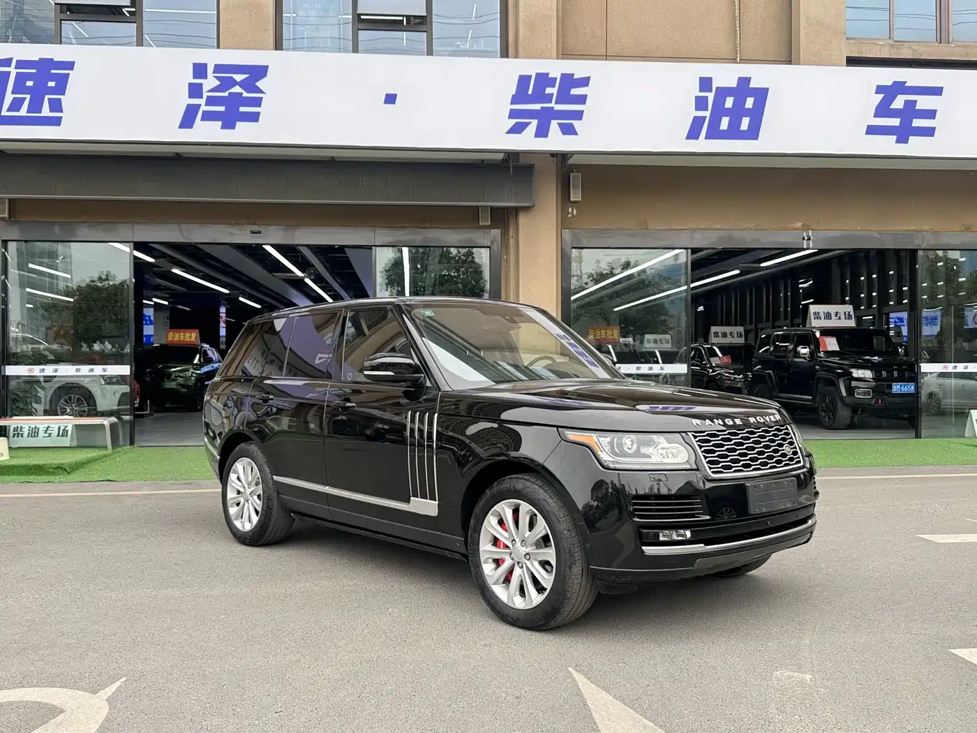 Land Rover Range Rover 2015 3.0 TDV6 Vogue фото 3