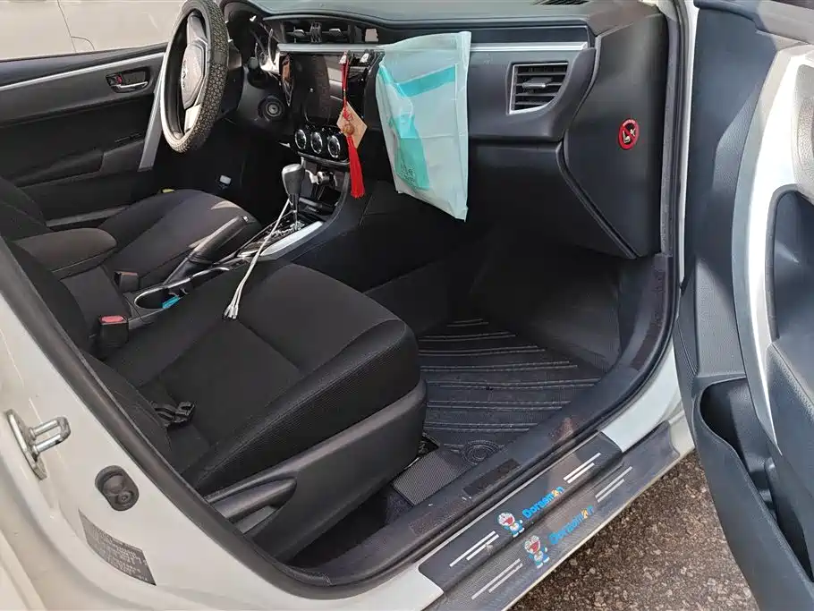 Toyota Corolla 2017 Facelift 1.6L S-CVT GL фото 8