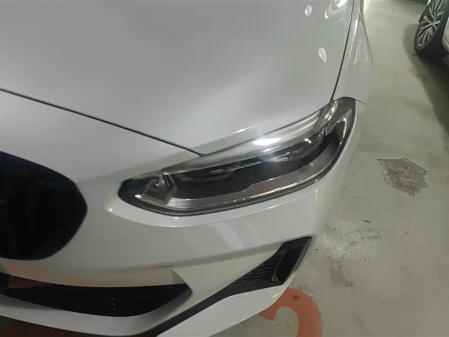 BMW 1 Series 2021 120i M Sport Shadow Edition фото 5