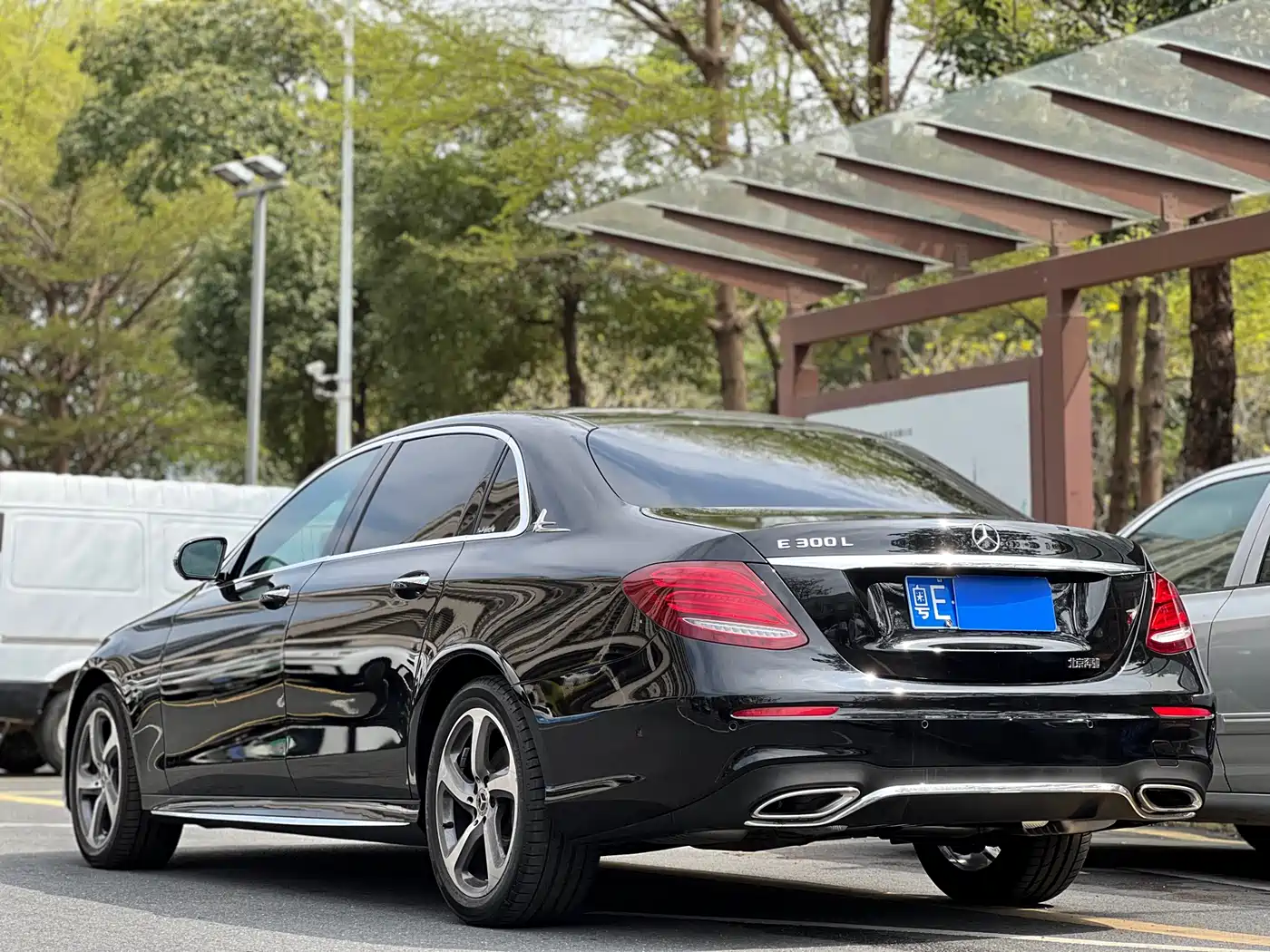 Mercedes-Benz E-Class 2019 E 300 L Sport Fashion фото 22