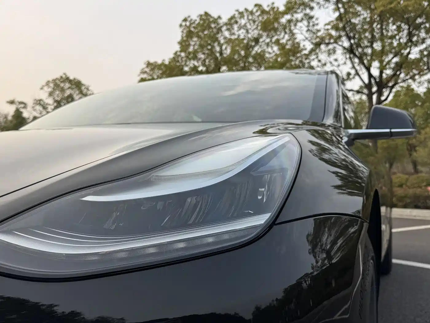 TESLA MODEL 3