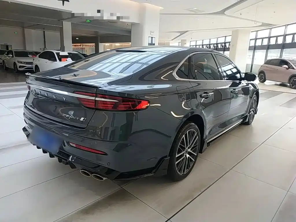 Фото 7 - Geely Preface