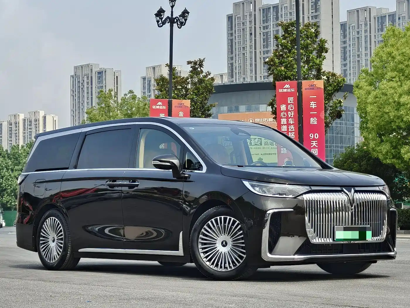 Voyah Auto Voyah Dreamer 2025 PHEV AWD Flagship Kunpeng Edition фото 3