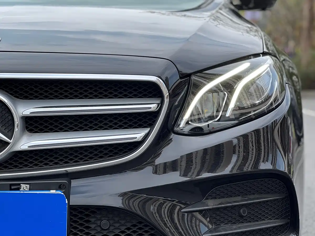 Mercedes-Benz E-Class 2019 E 300 L Sport Fashion фото 20