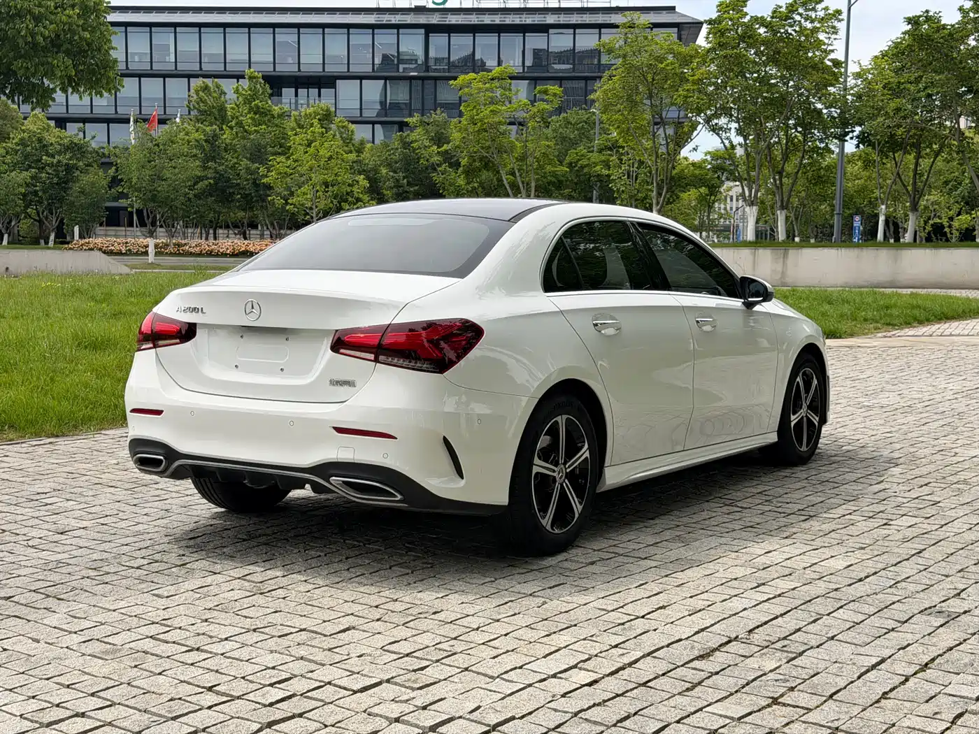Mercedes-Benz A-Class 2023 A 200 L Fashion фото 10