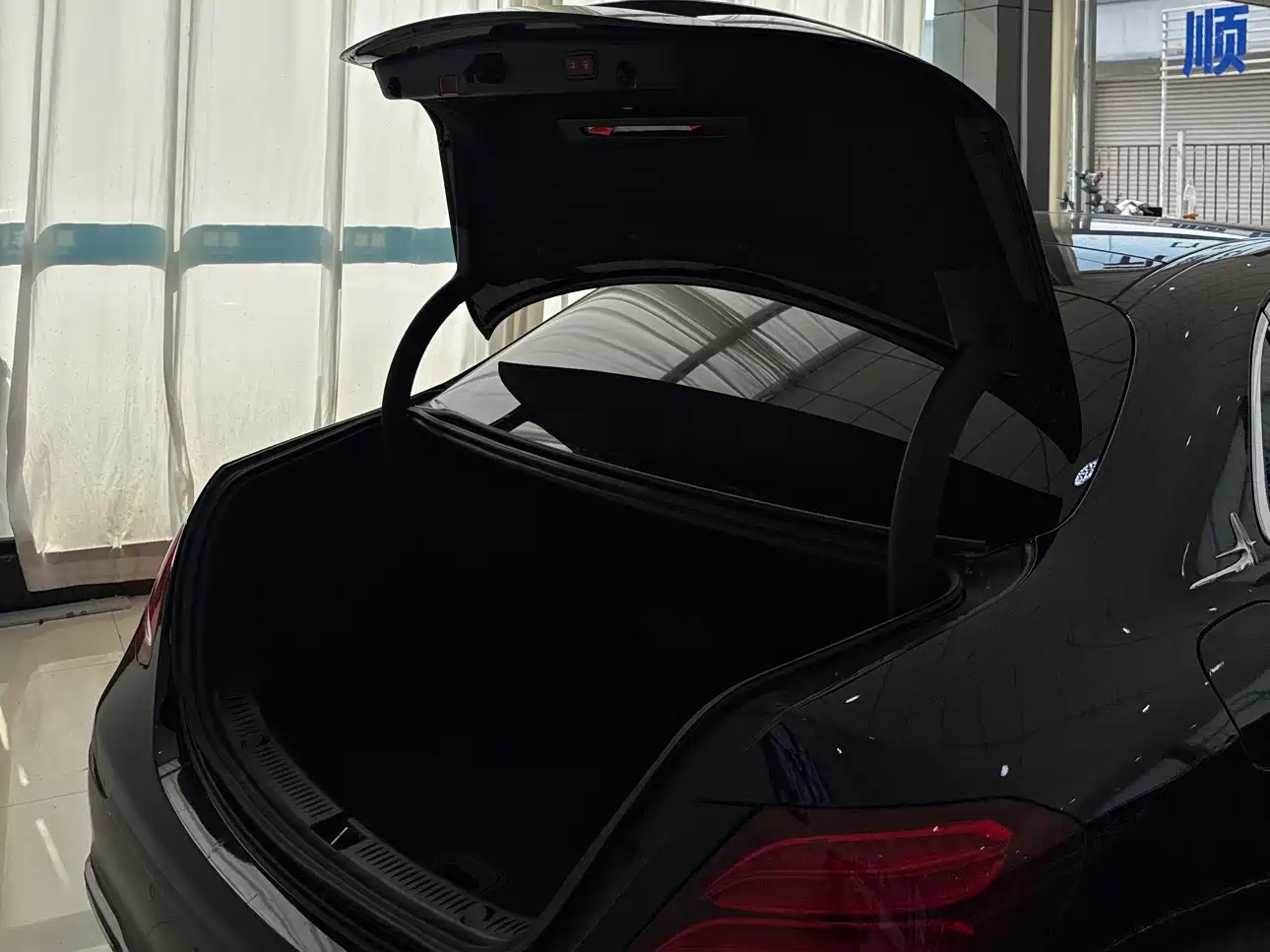 Mercedes-Benz E-Class 2020 Facelift E 300 L Exclusive фото 12