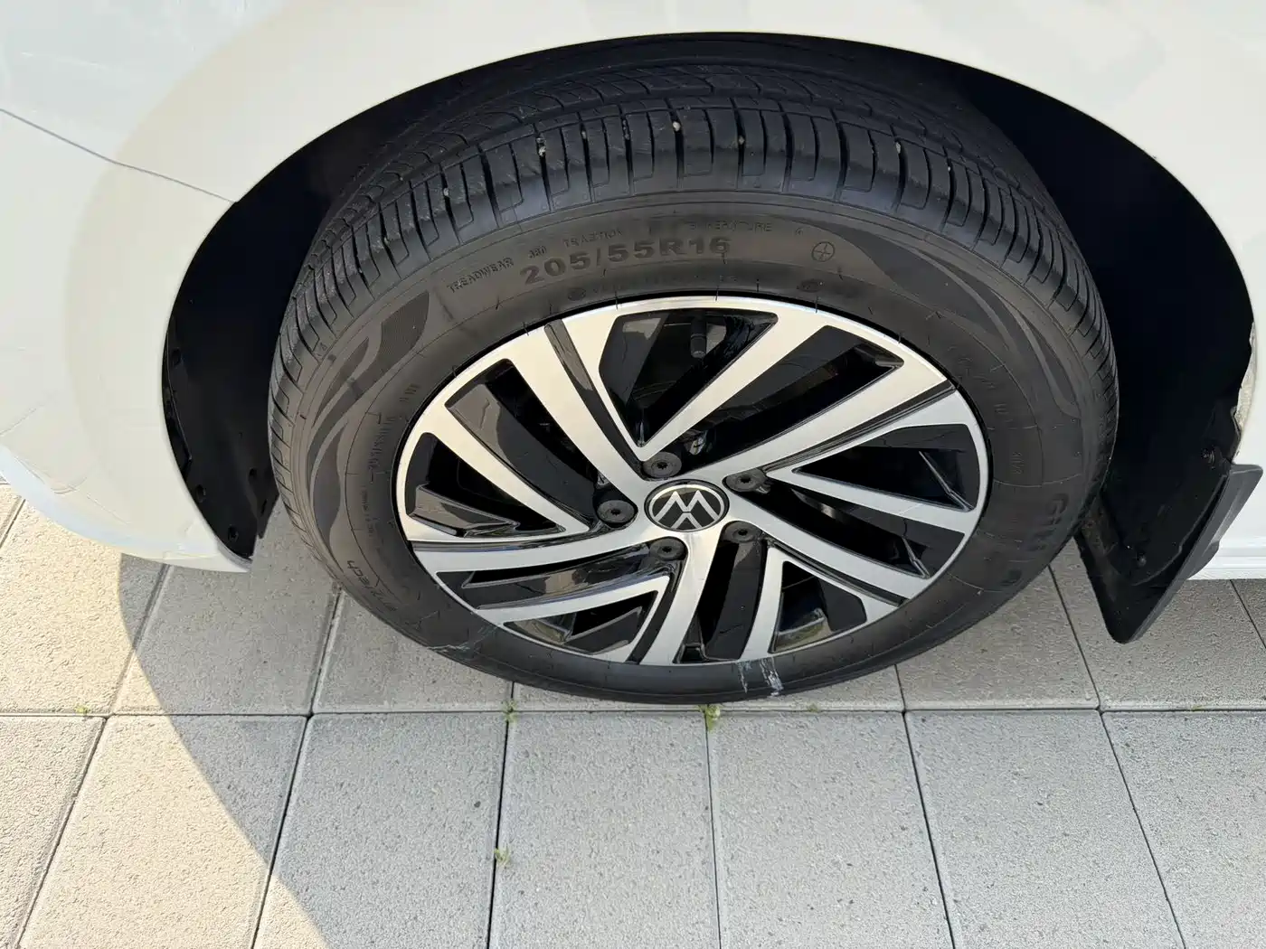 Volkswagen Lavida 2023 Facelift 1.5L Automatic 5 Million Edition фото 4