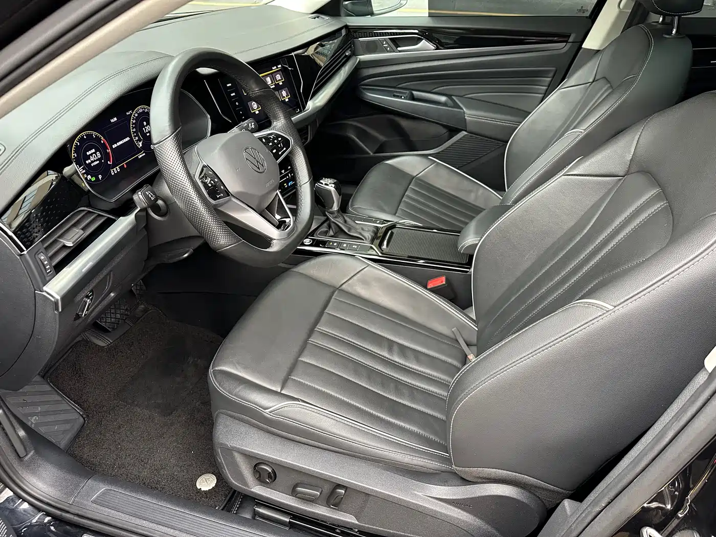 Volkswagen Passat 2023 Facelift 330TSI Starlight Elite Edition фото 12