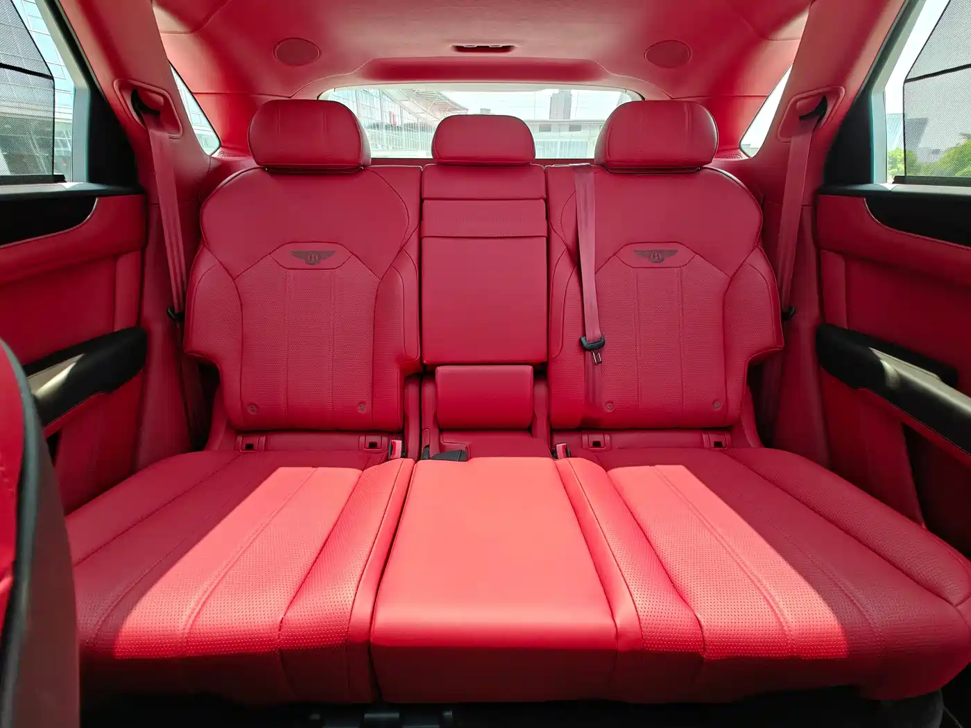 BENTLEY TIMYUE PLUG-IN HYBRID