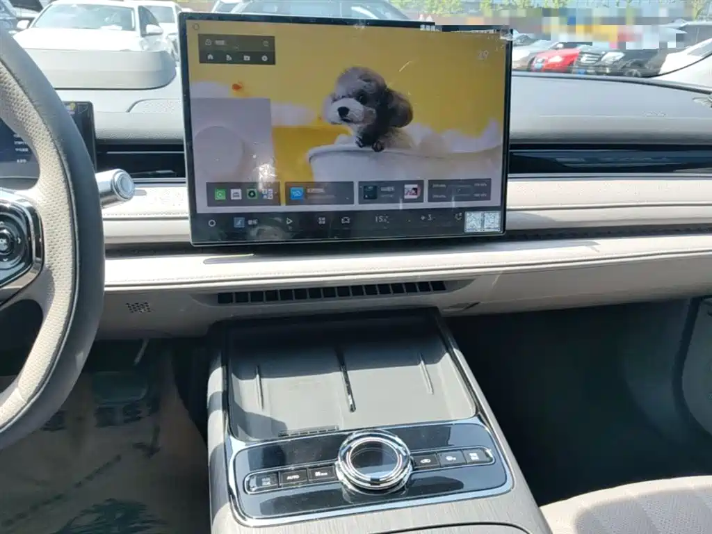 Geely Galaxy Galaxy Xingyao 8 2025 130km EM-P Starship Edition фото 9