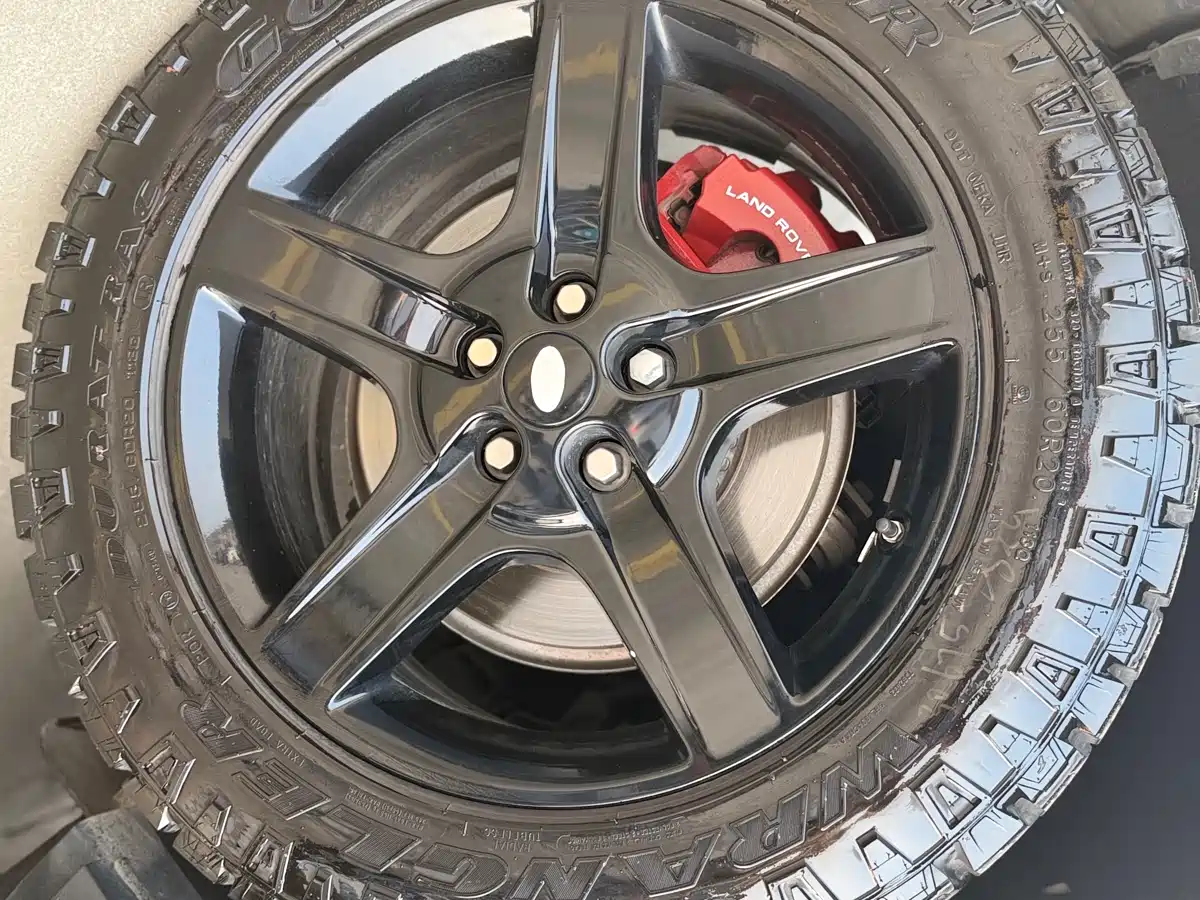Land Rover Defender 2020 Model 110 P400 HSE фото 17