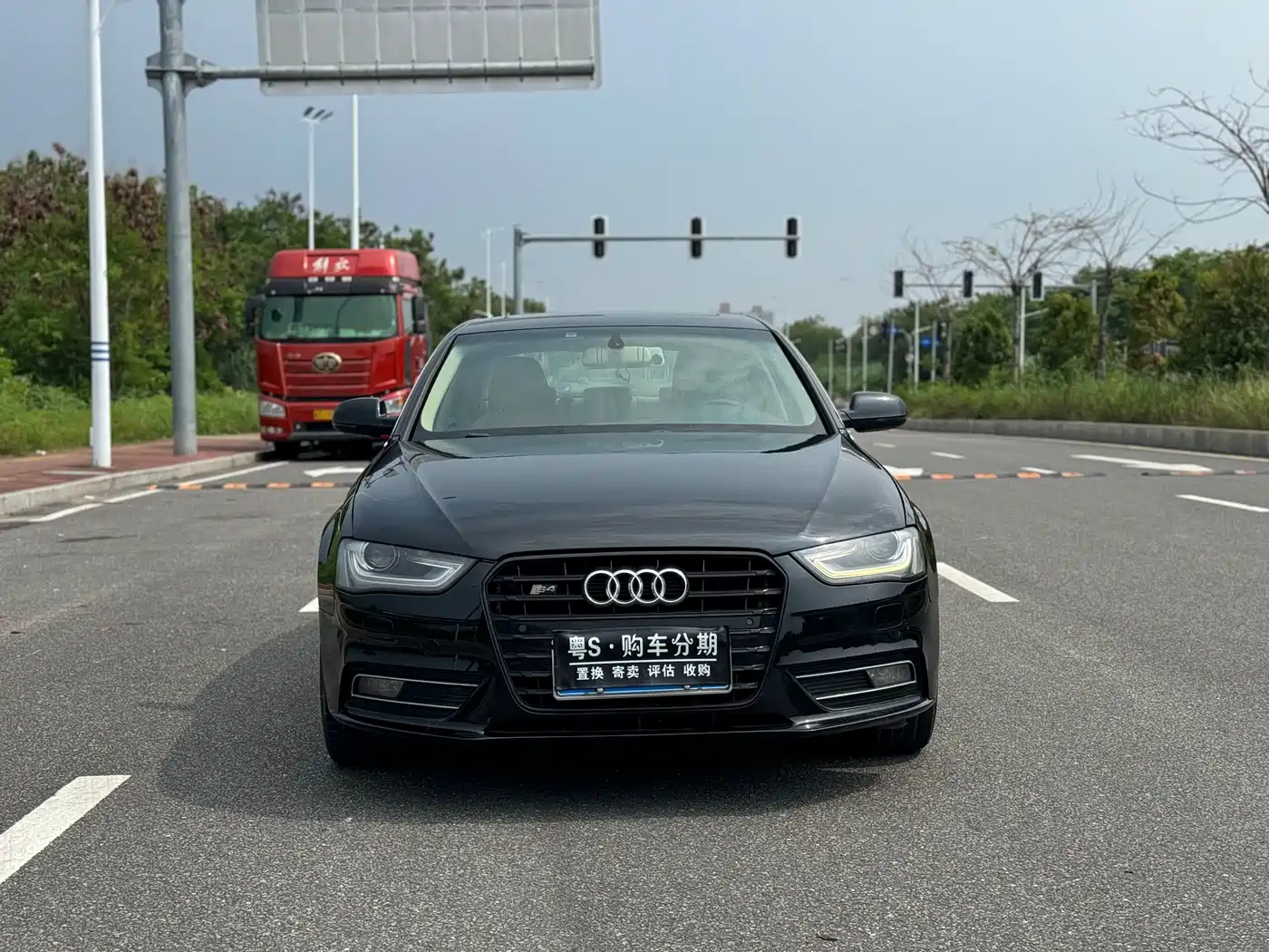 Audi A4L 2013 35 TFSI Automatic Standard фото 2