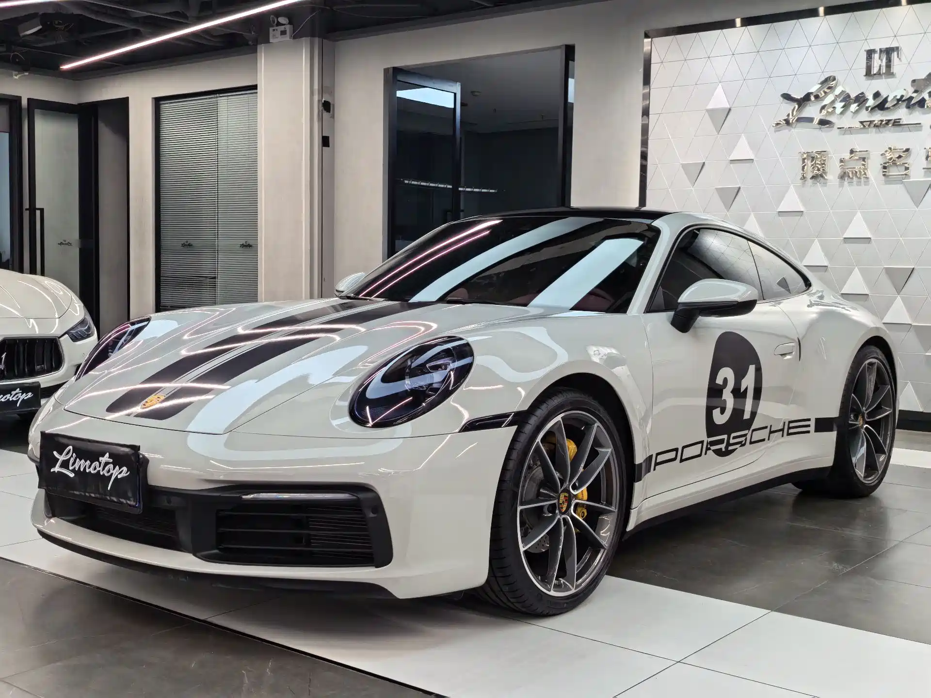 Фото 3 - Porsche 911