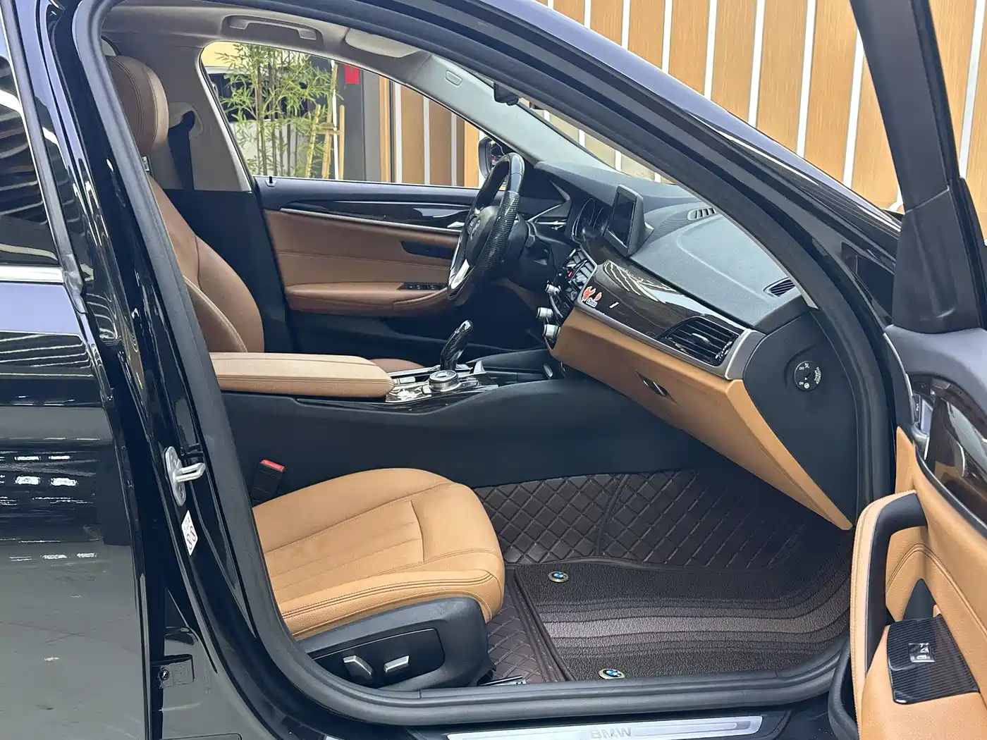 BMW 5 Series 2018 528Li Launch Special Edition фото 21