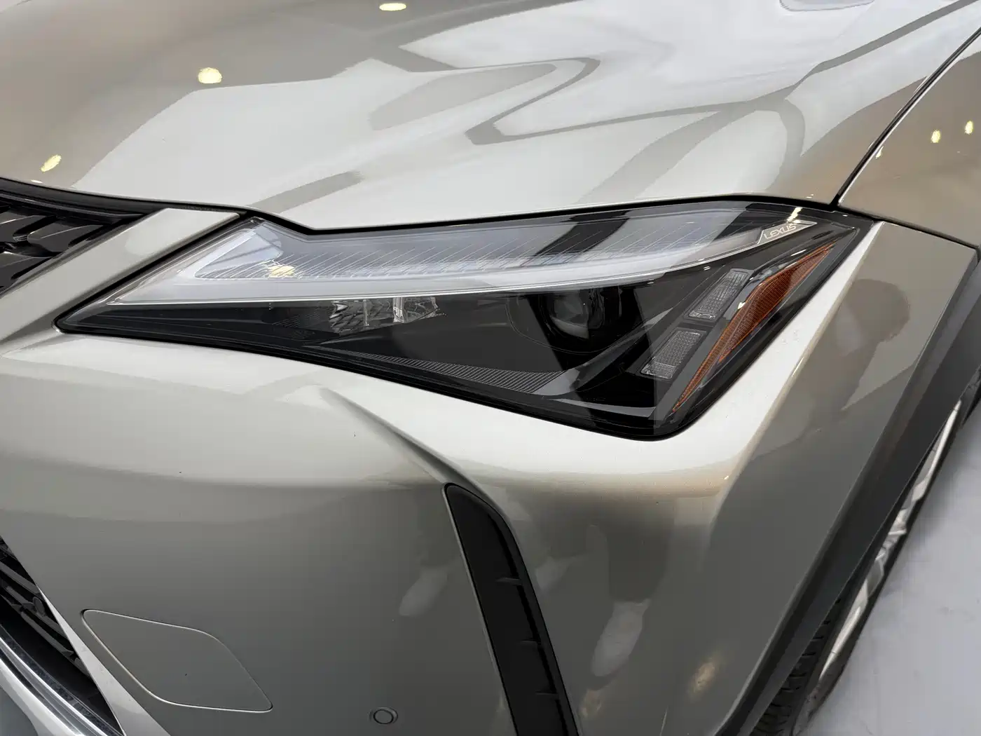 Lexus UX 2021 2020 260h Explore Fun Edition
