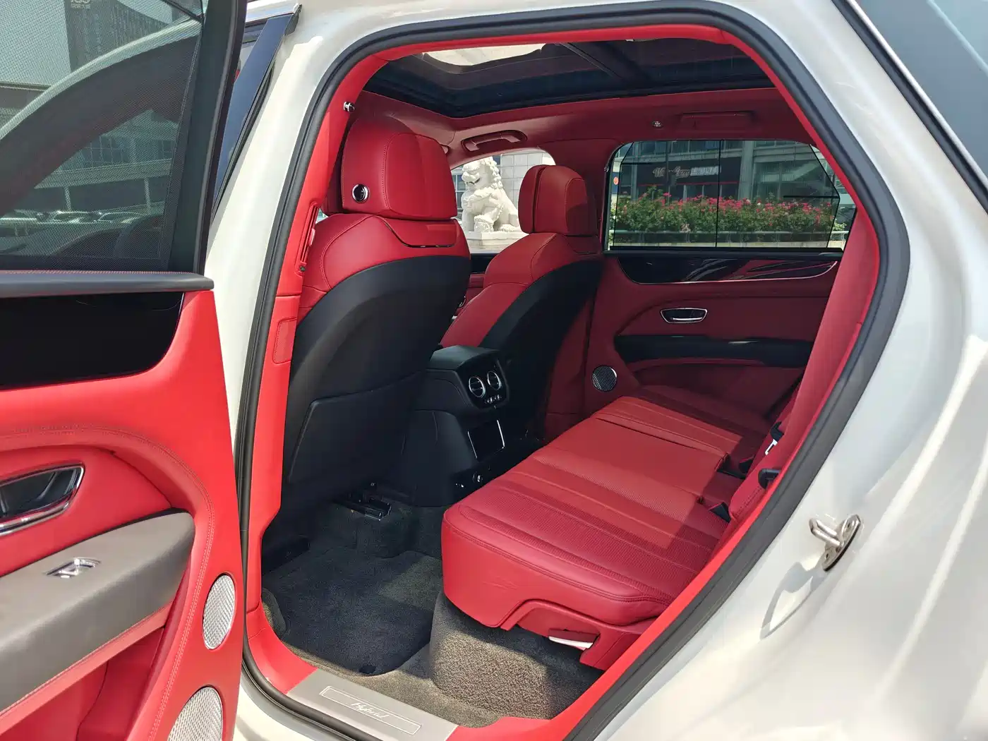 BENTLEY TIMYUE PLUG-IN HYBRID