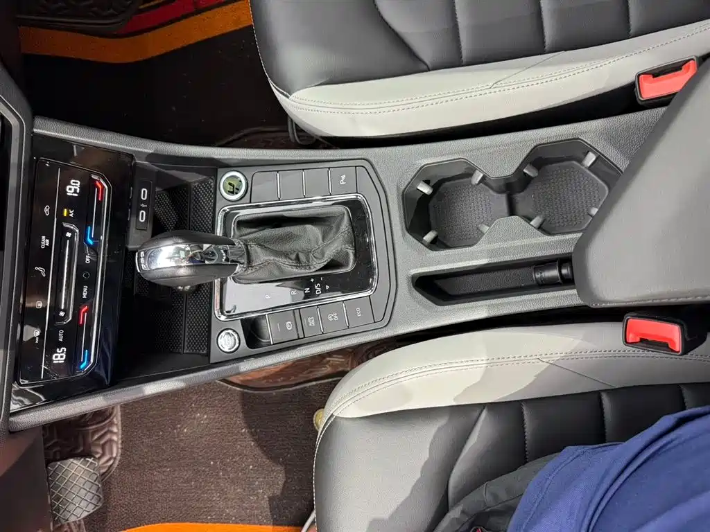 Volkswagen Bora 2023 280TSI DSG Prestige Edition фото 13