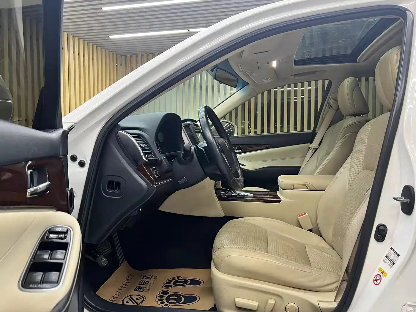 Toyota Crown 2018 2.0T Fashion Edition фото 4