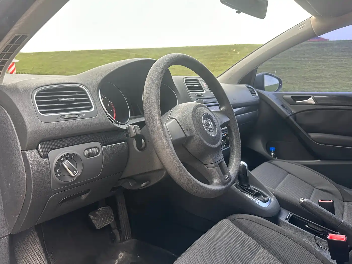 Volkswagen Golf 2011 Model 1.6 Automatic Comfort фото 4
