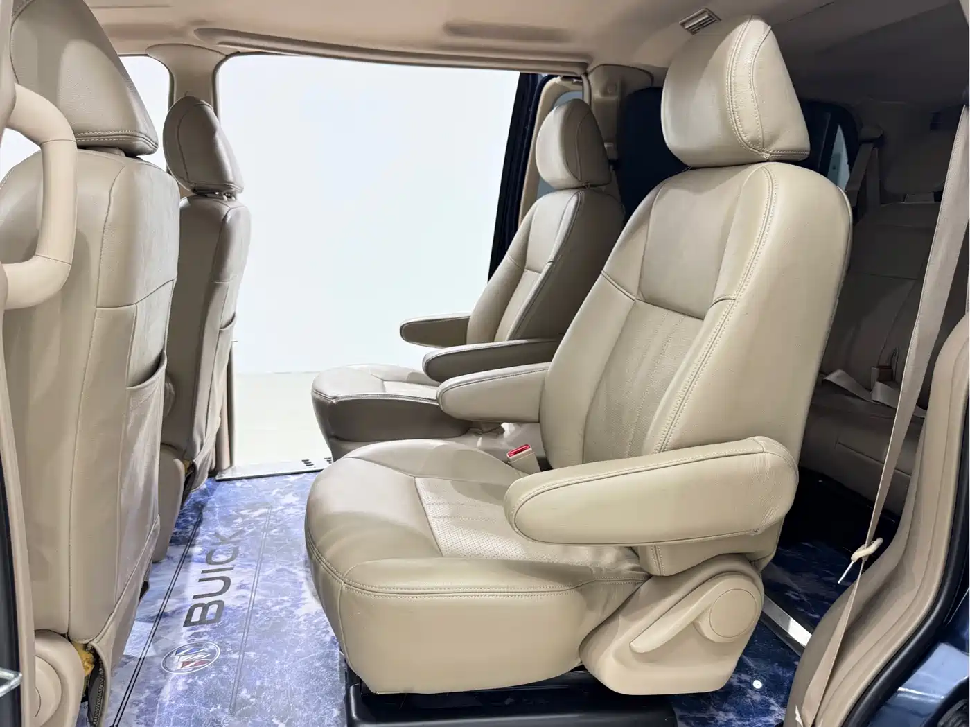 Buick GL8 2014 2.4L Classic Edition фото 9