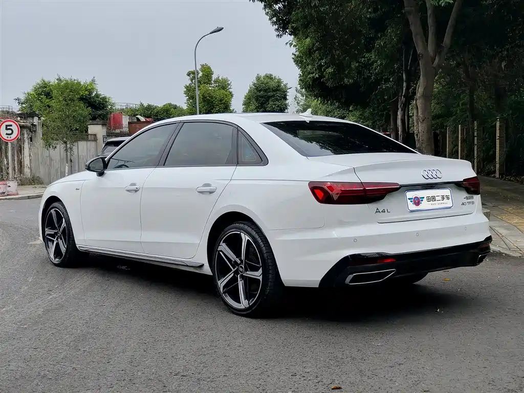 Audi A4L 2023 40 TFSI Luxury Sport фото 4