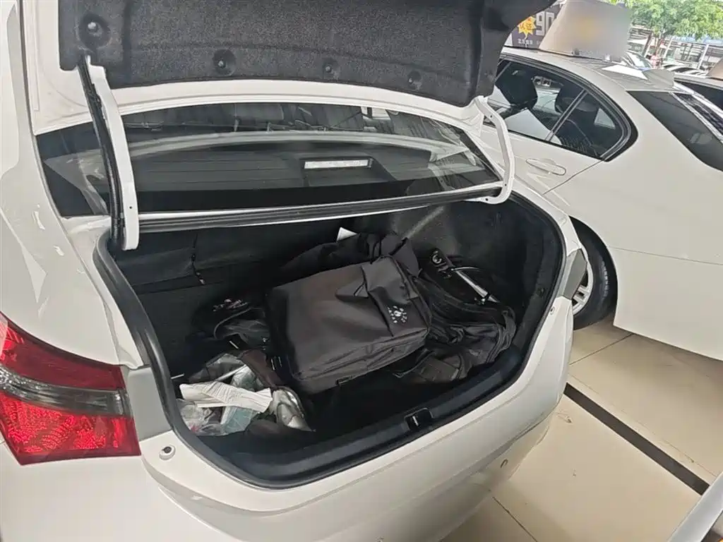 Toyota Corolla 2017 Facelift 1.2T S-CVT GL-i фото 15