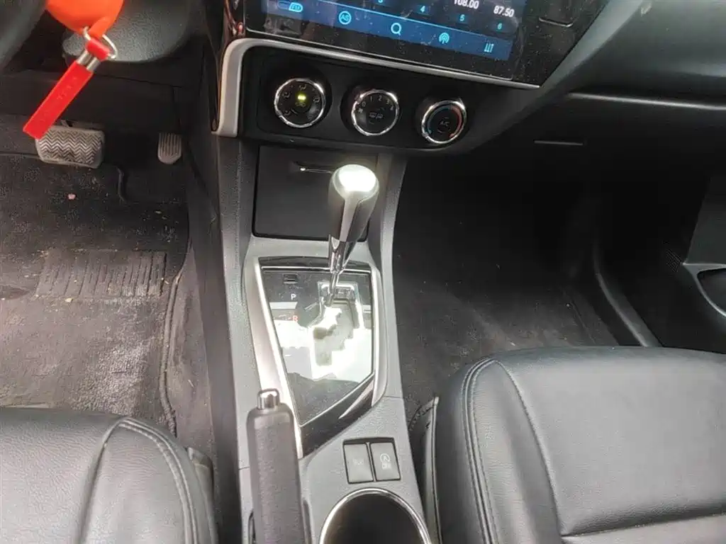 Toyota Corolla 2017 Facelift 1.2T S-CVT GL фото 14