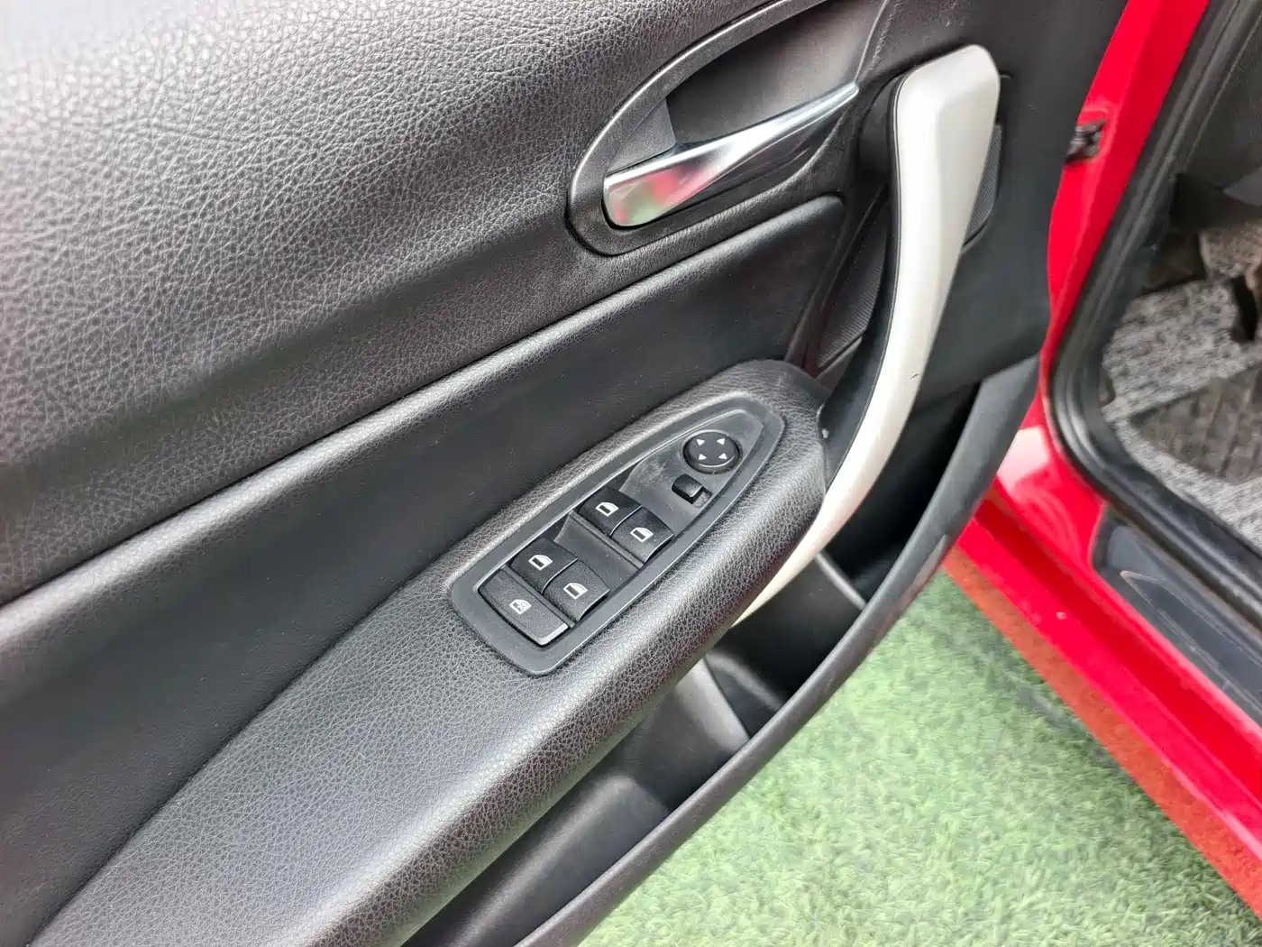 BMW 1 Series (Import) 2013 Facelift 116i Leading Model фото 9