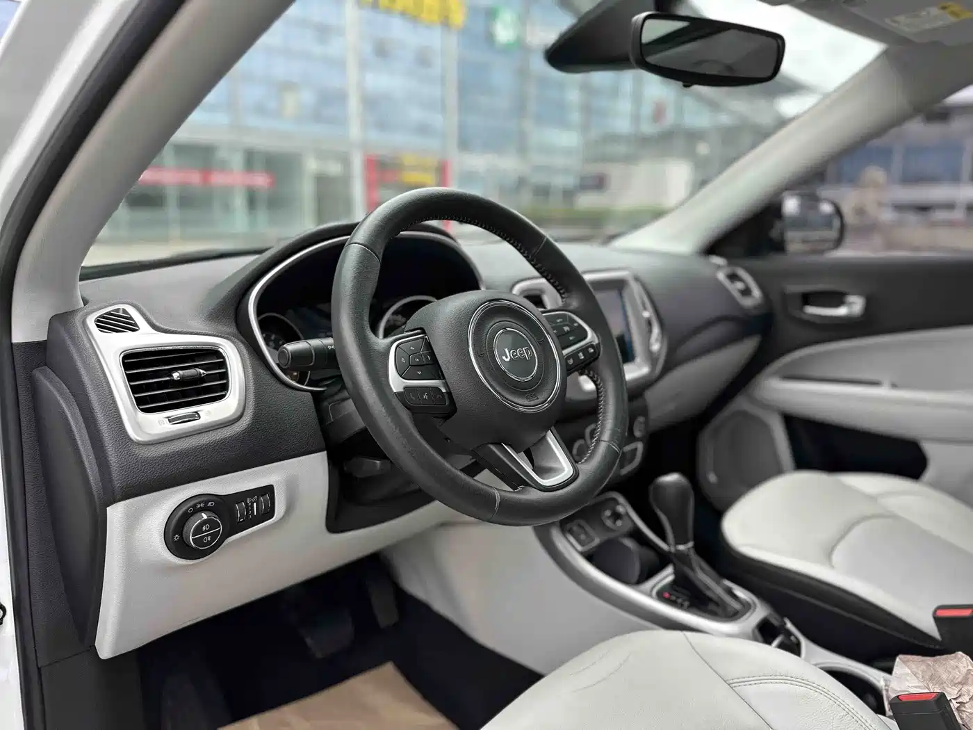 Photo 7 - Jeep Compass