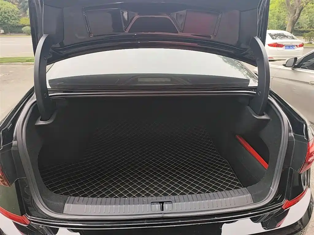 Volkswagen Passat 2021 Model 280TSI Business Edition фото 19