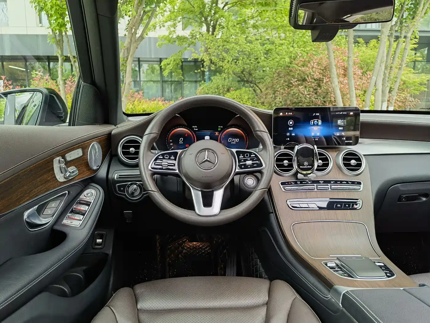Mercedes-Benz GLC 2020 Facelift GLC 300 L 4MATIC Luxury фото 17