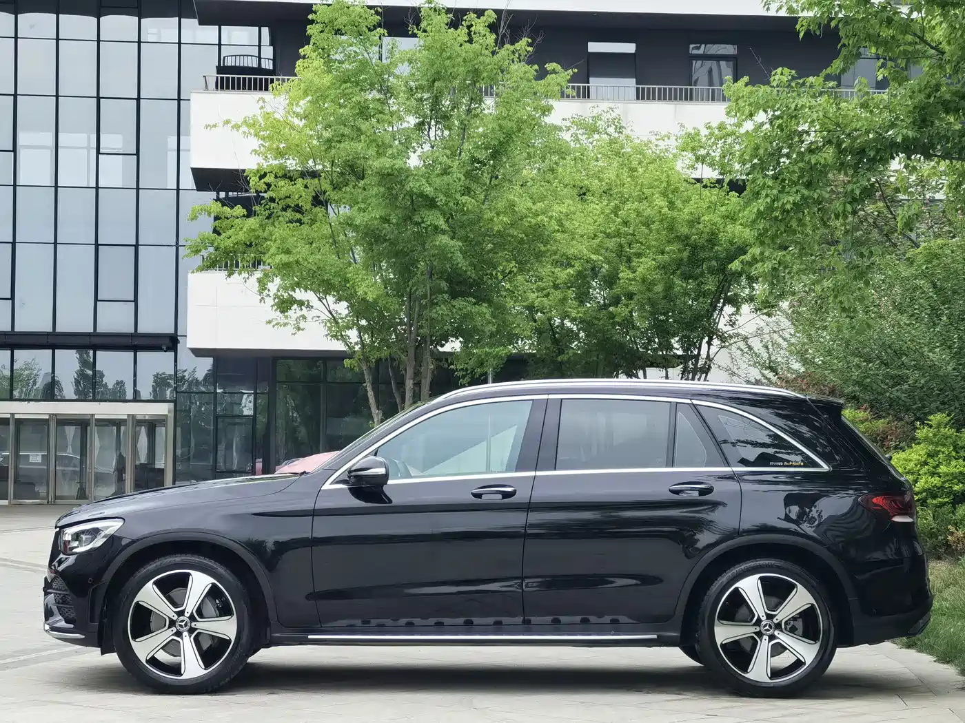 Mercedes-Benz GLC 2020 Facelift GLC 300 L 4MATIC Luxury фото 4