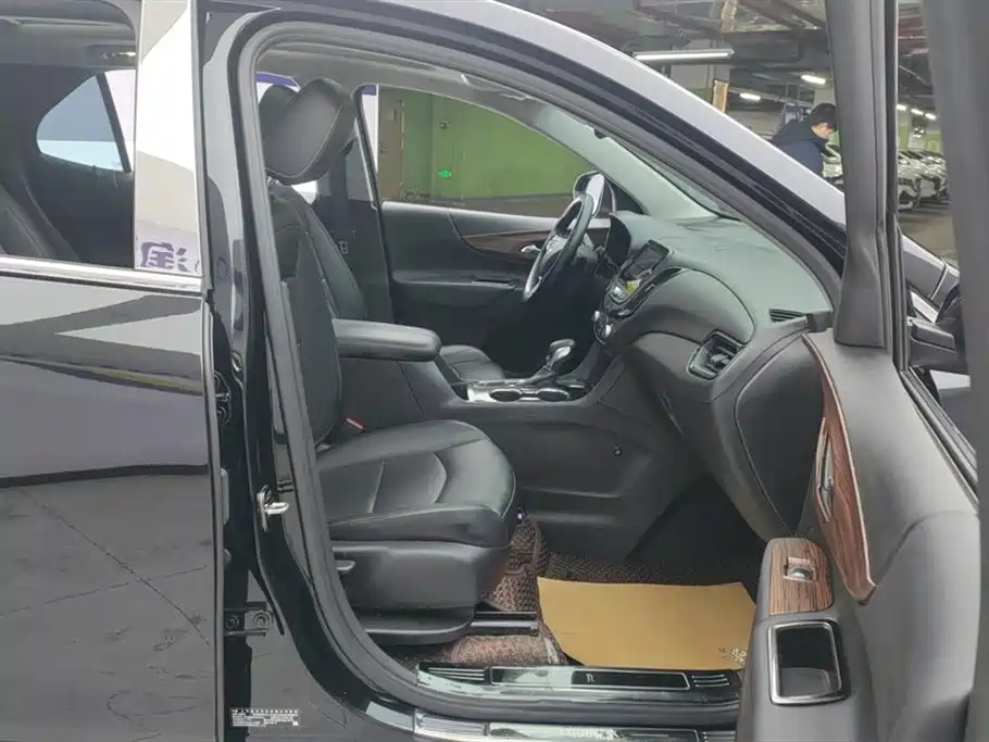 Chevrolet Equinox 2022 535T Galloping Edition фото 8